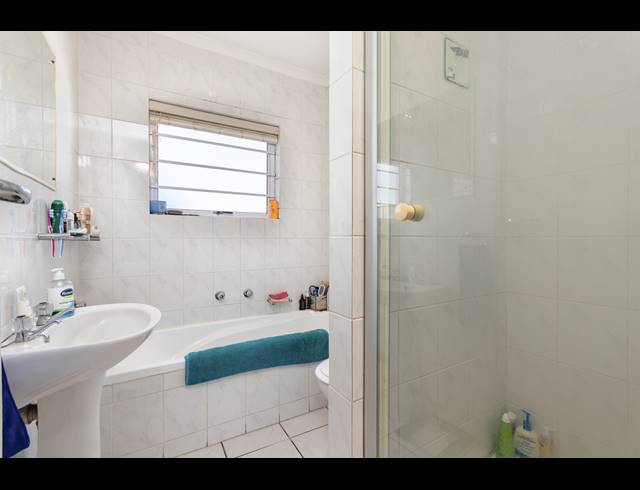 2 BEDROOM APARTMENT FOR SALE IN WEST BEACH